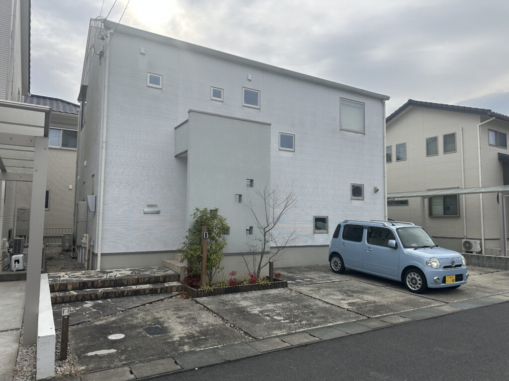 津市 神戸（津新町駅） 2階建 4LDK