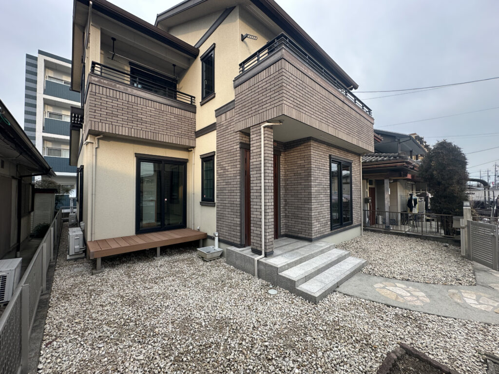 四日市市 新正１丁目（新正駅） 2階建 4LDK